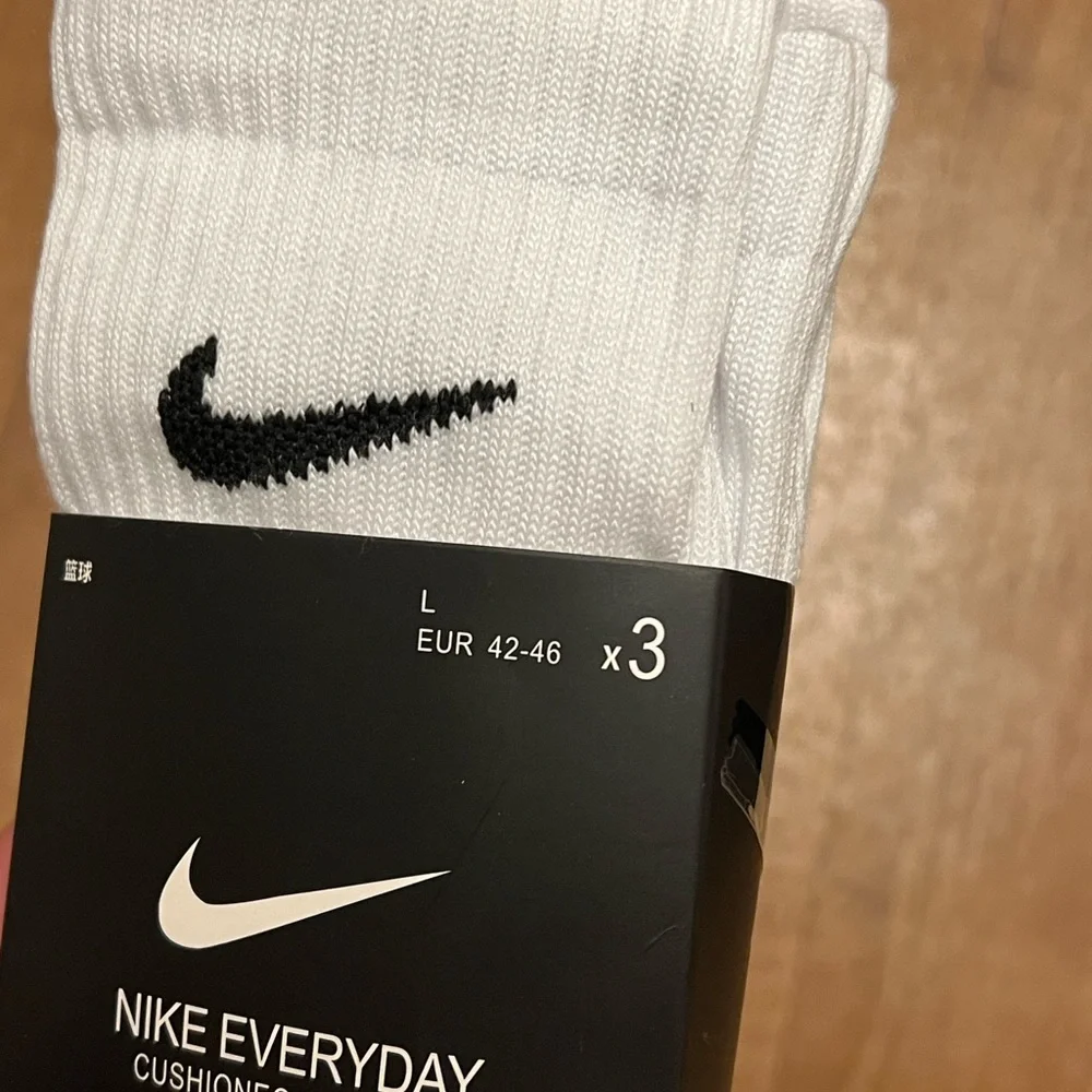 3 PACK - Nike Socks White Brand New - Picture 2 of 3